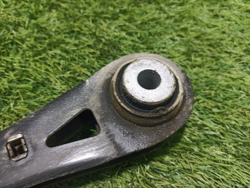 Рычаг задний