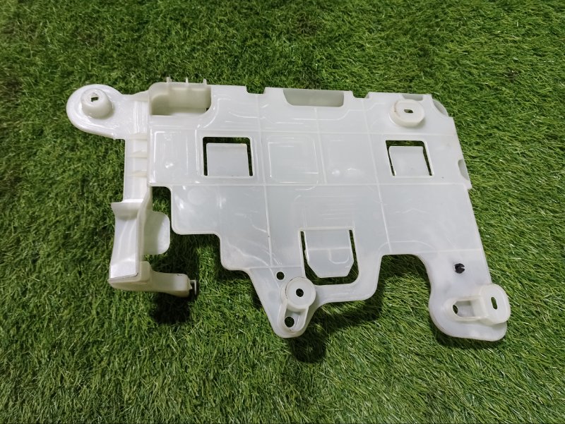 Кронштейн блока управления двигателем