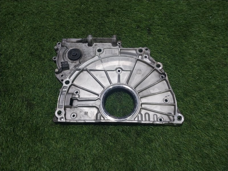 Крышка двигателя