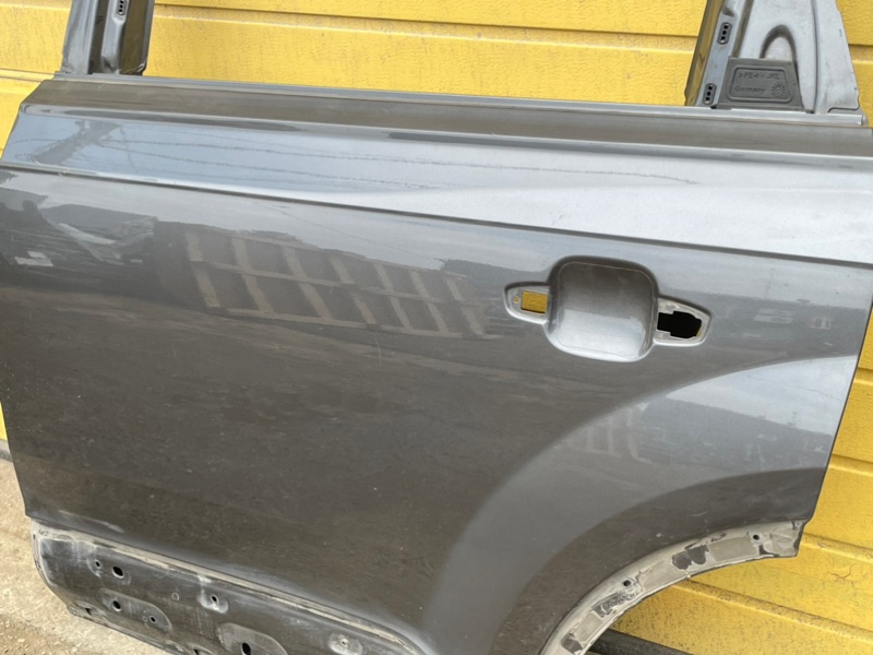 Дверь задняя левая