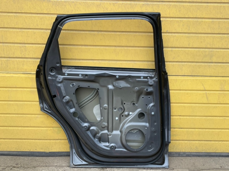 Дверь задняя левая