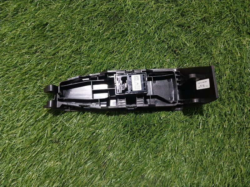 Кнопка стеклоподъемника