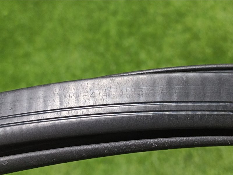 Уплотнитель двери