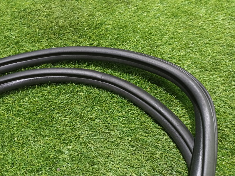 Уплотнитель двери