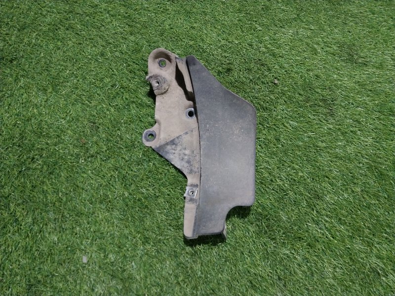 Брызговик задний правый