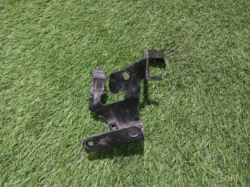 Кронштейн крепежный вспомогательный (разного назначения)