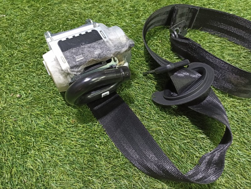 Ремень безопасности