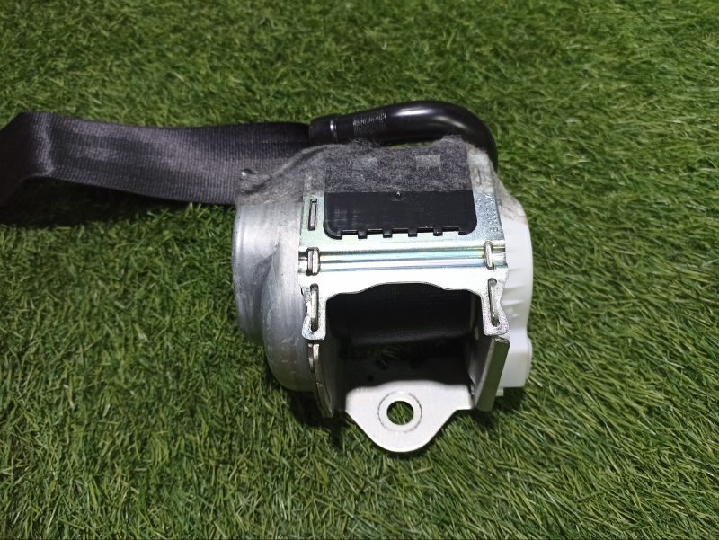 Ремень безопасности