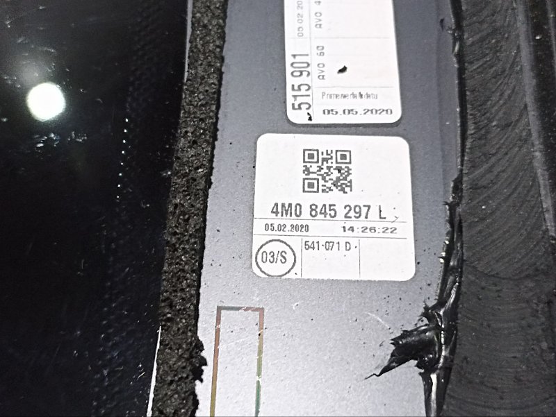 Стекло двери задней левой (форточка)