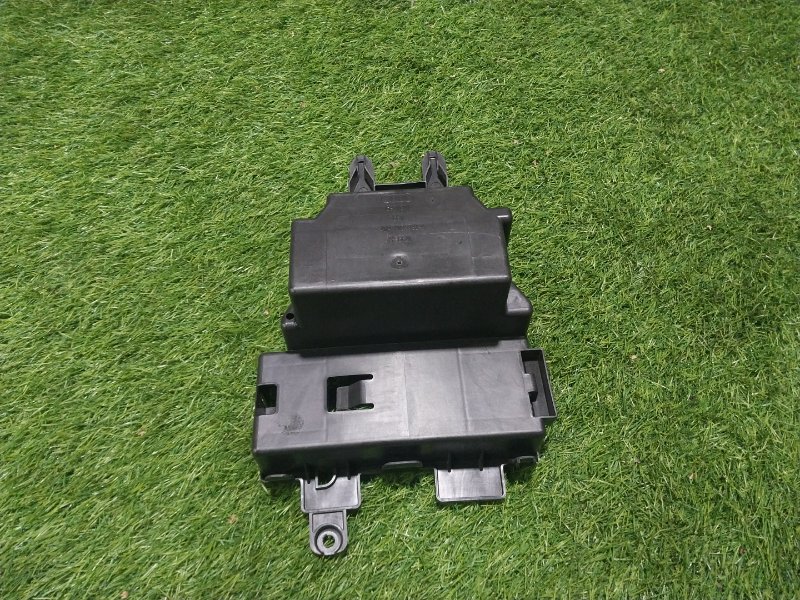 Кронштейн блока управления двигателем