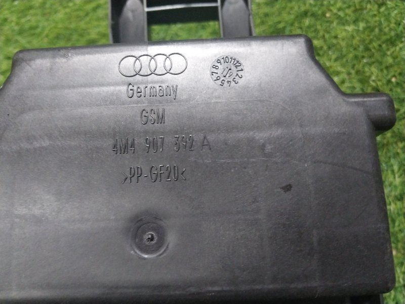 Кронштейн блока управления двигателем