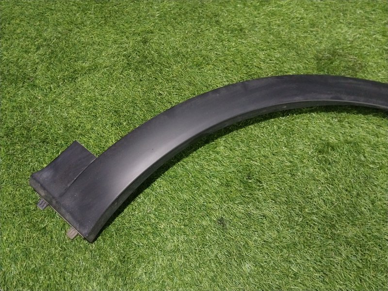 Накладка переднего крыла правого