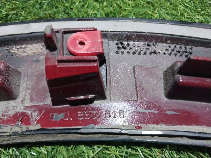 Накладка переднего крыла правого