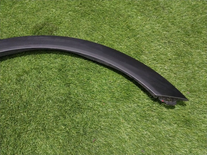 Накладка переднего крыла правого