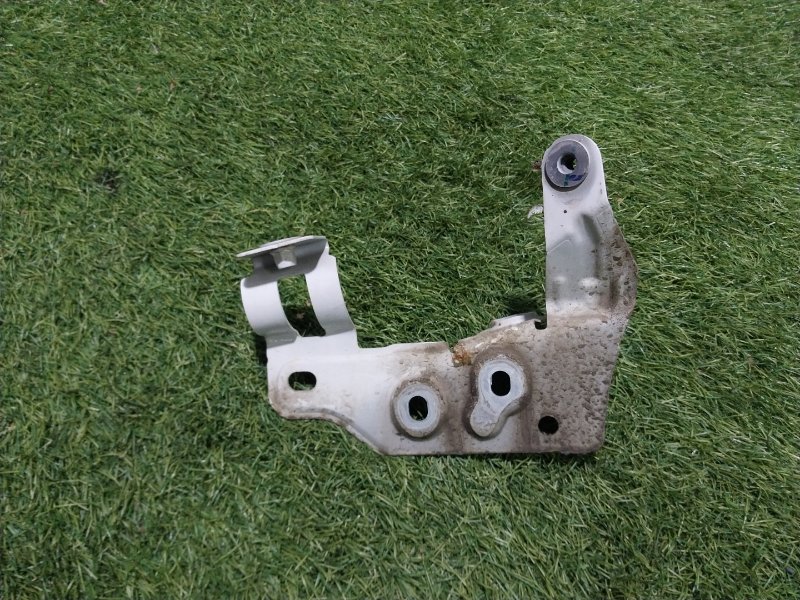 Кронштейн крепления крыла