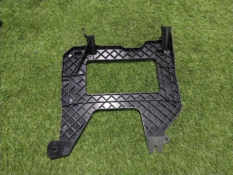 Кронштейн блока управления двигателем