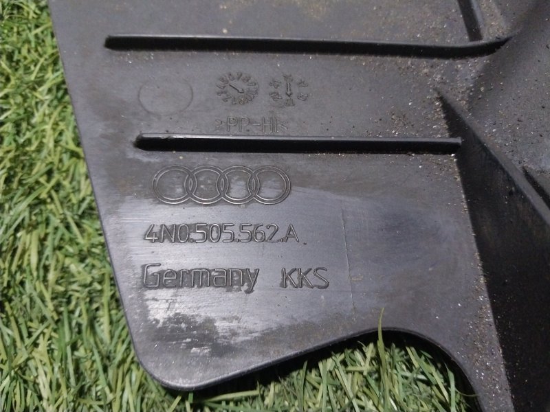 Защита антигравийная правая