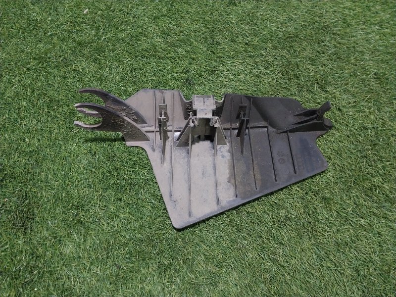 Защита антигравийная правая