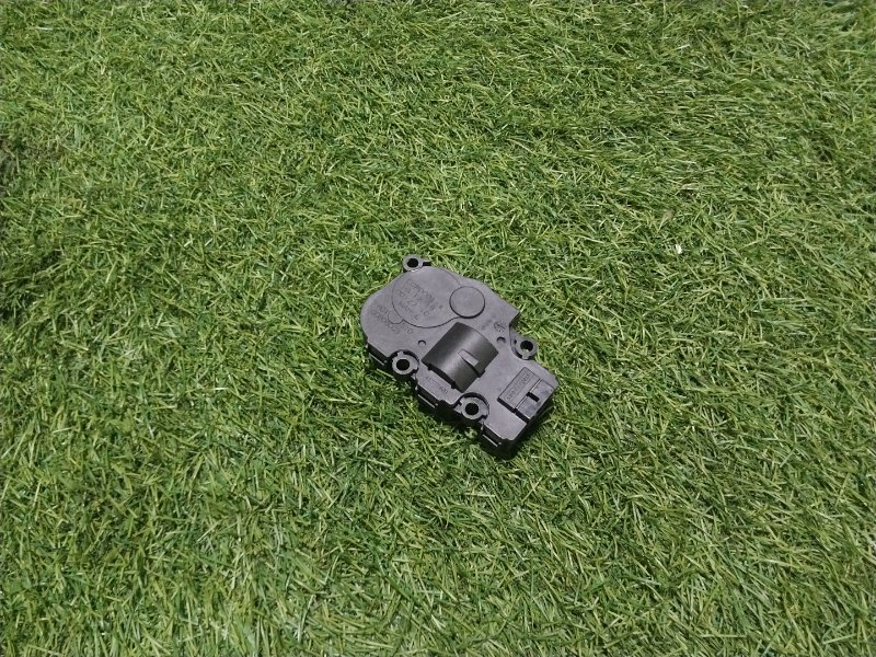 Моторчик заслонки печки