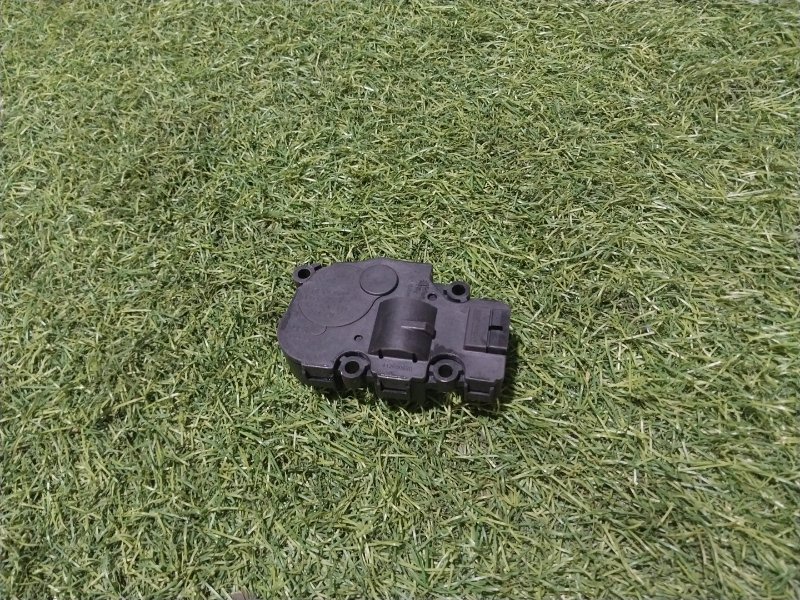 Моторчик заслонки печки