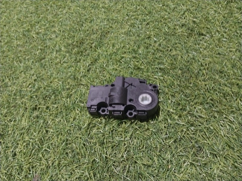 Моторчик заслонки печки