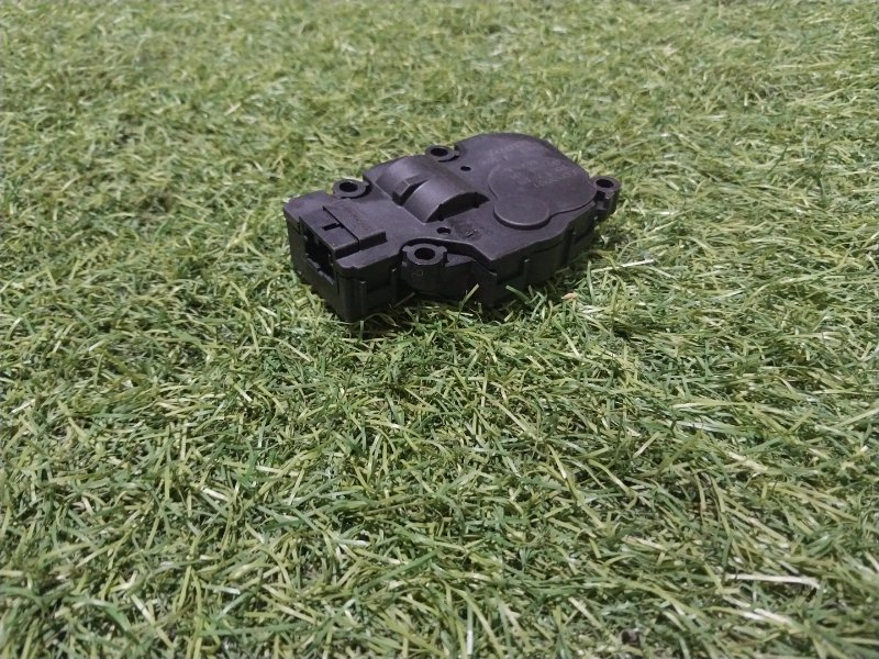 Моторчик заслонки печки