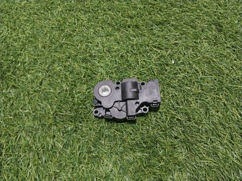 Моторчик заслонки печки