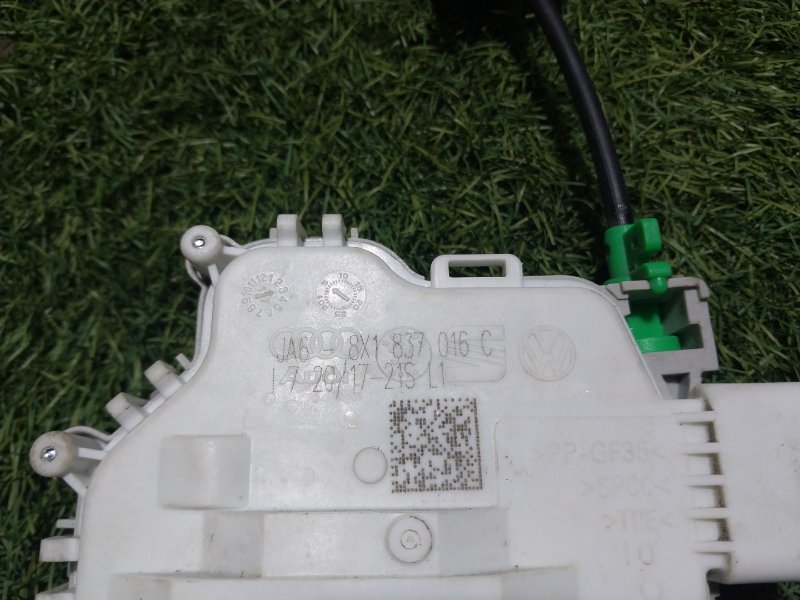 Замок двери передней правой