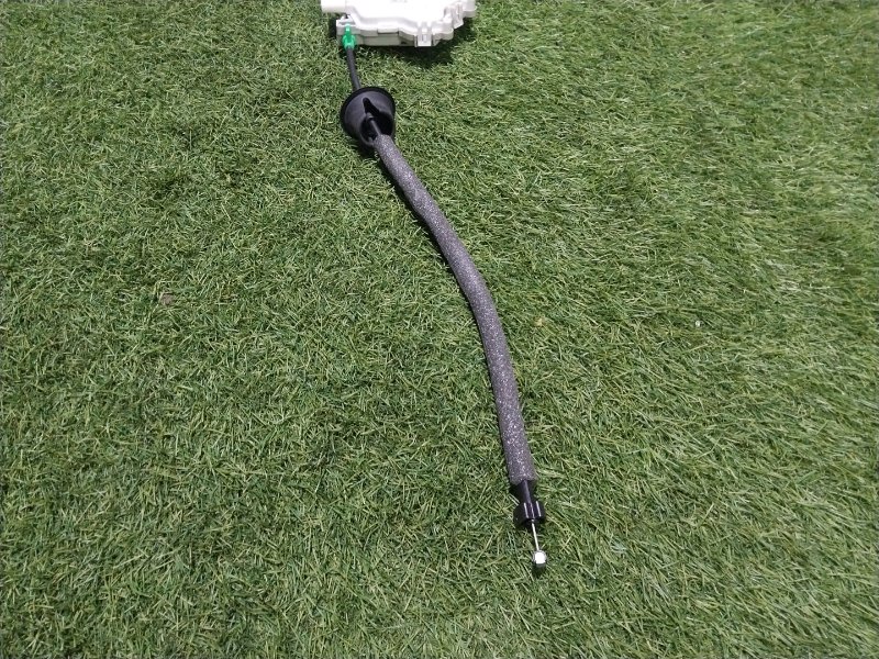 Замок двери передней правой