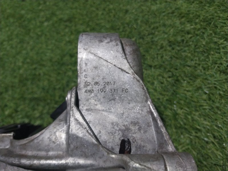 Опора двигателя левая