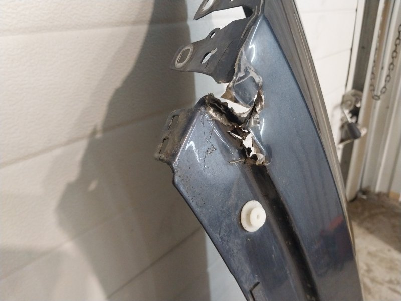 Крыло переднее левое