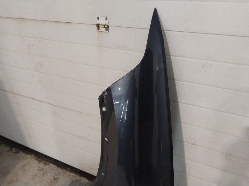 Крыло переднее левое