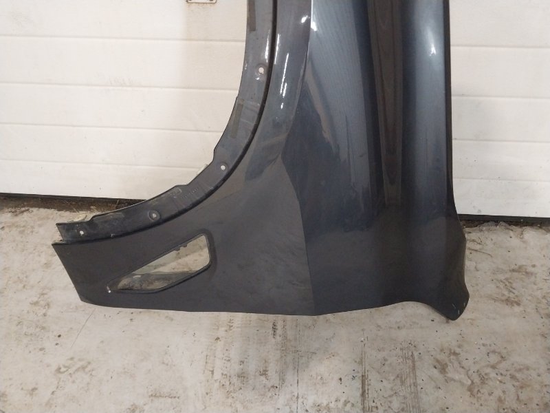 Крыло переднее левое