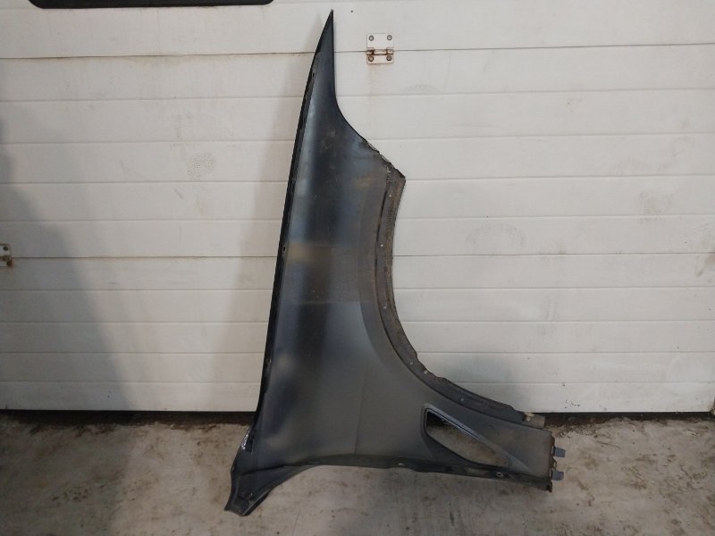 Крыло переднее левое