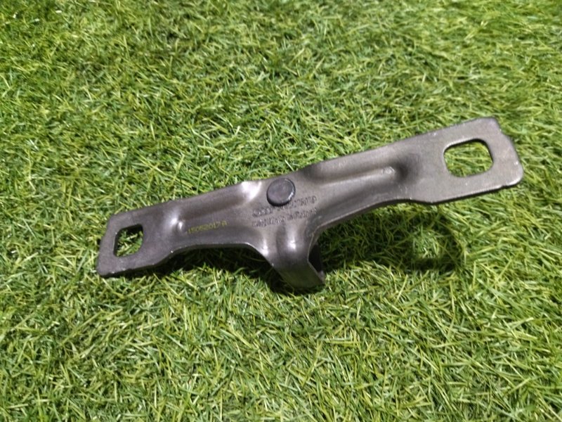 Ответная часть замка багажника