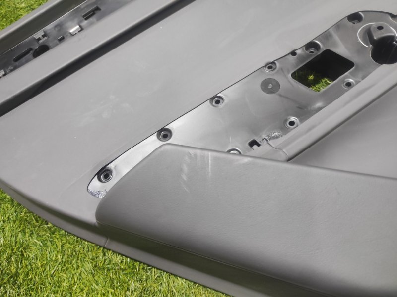 Обшивка двери задней левой