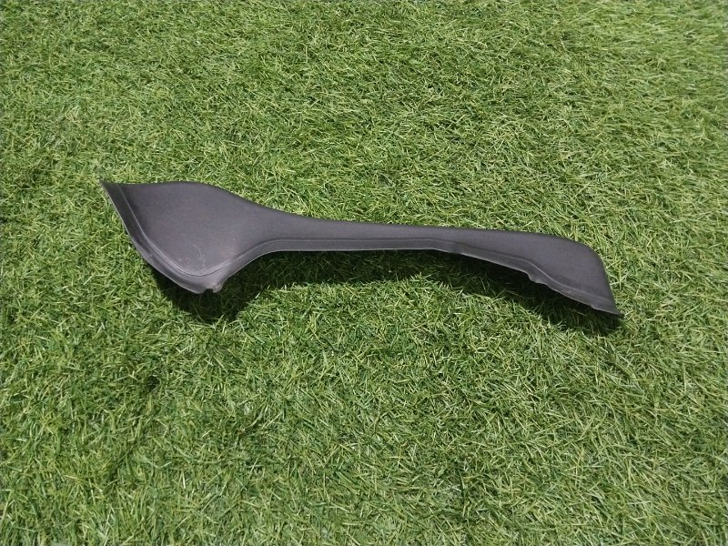 Накладка крышки багажника