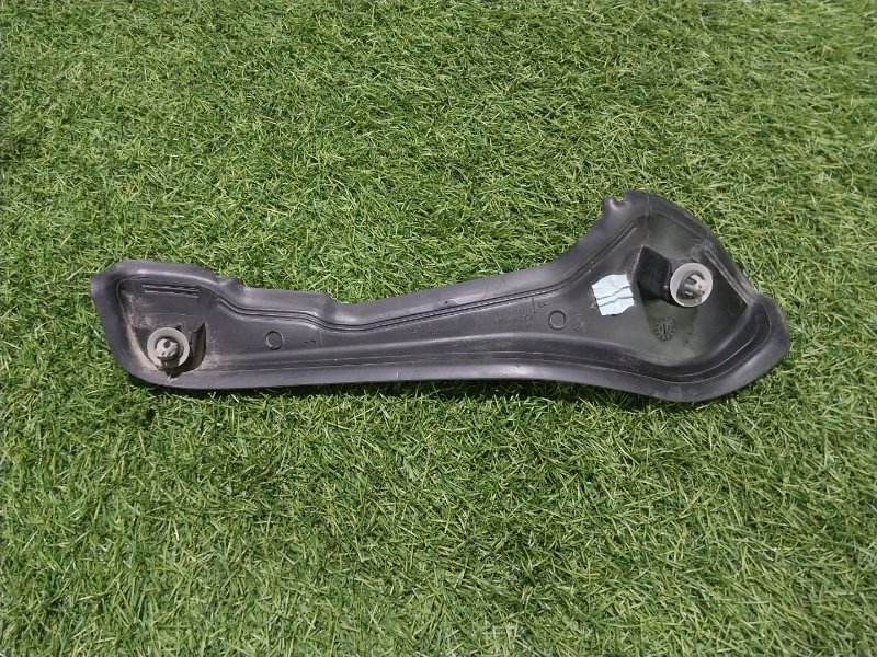 Накладка крышки багажника