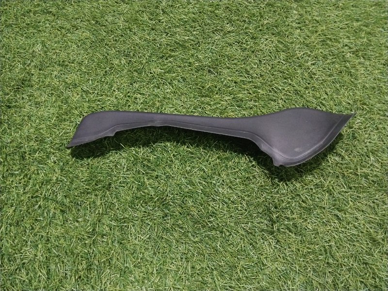 Накладка крышки багажника