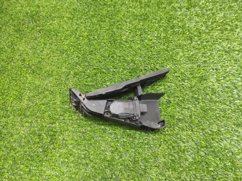 Педаль газа