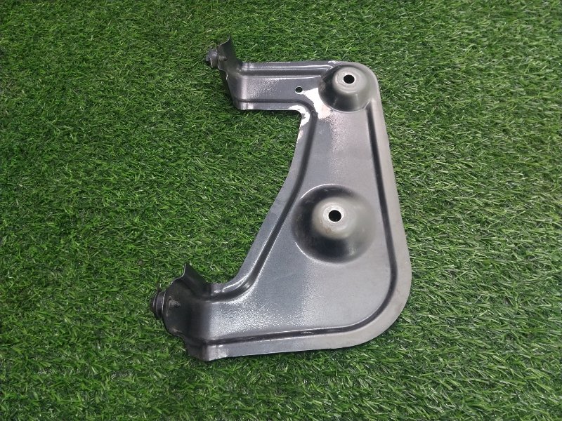 Кронштейн крепления крыла