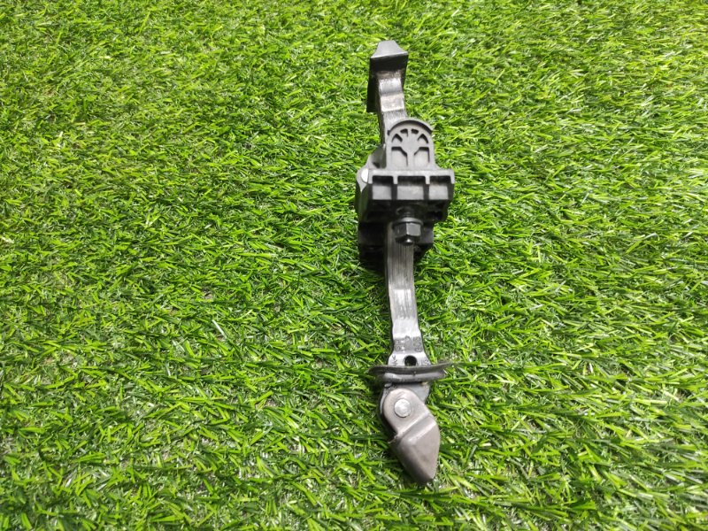 Ограничитель двери