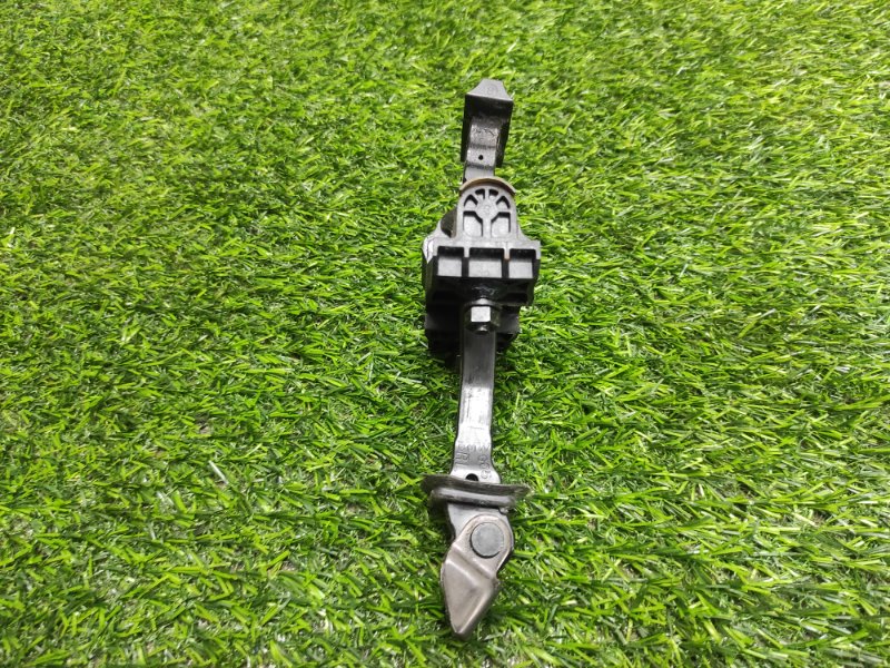 Ограничитель двери