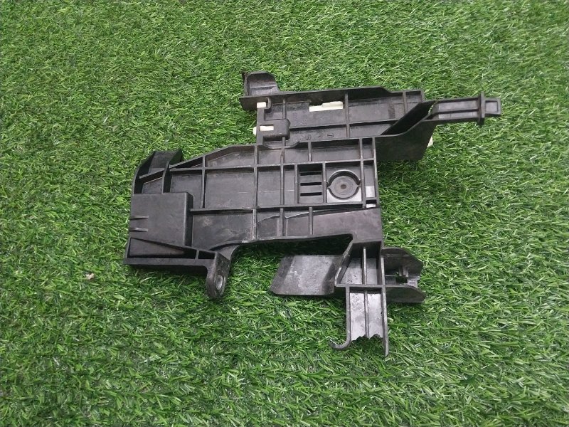 Кронштейн блока управления двигателем