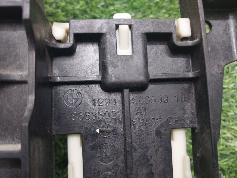 Кронштейн блока управления двигателем