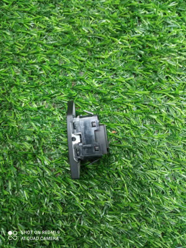 Кнопка центрального замка