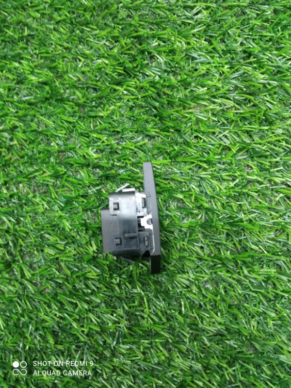 Кнопка центрального замка