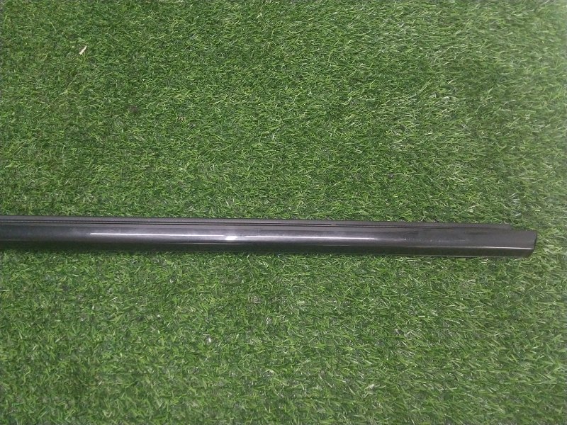 Накладка стекла заднего левого