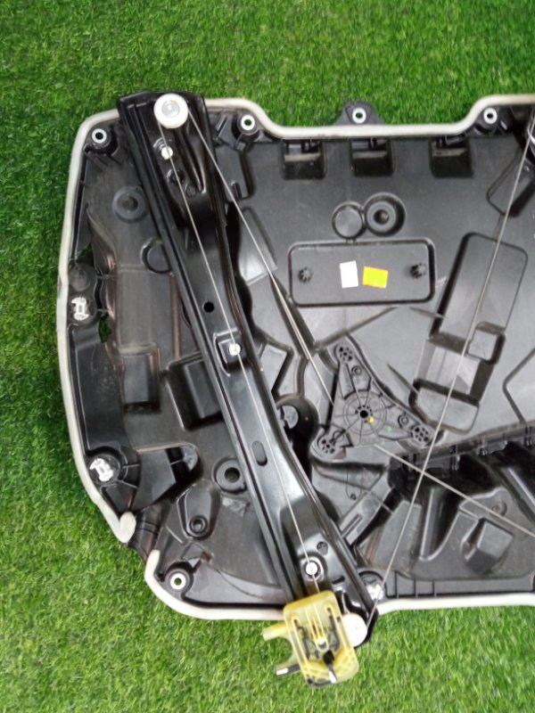 Стеклоподъемник электр. передний правый