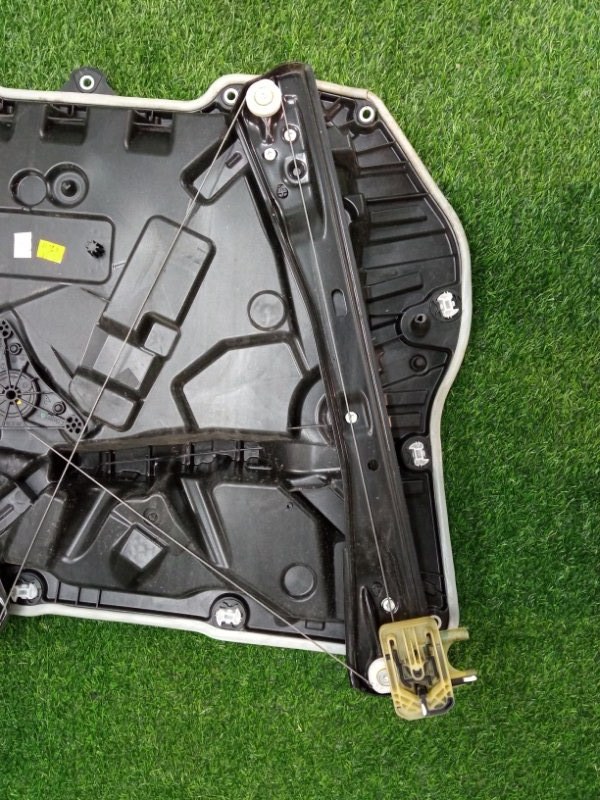 Стеклоподъемник электр. передний правый